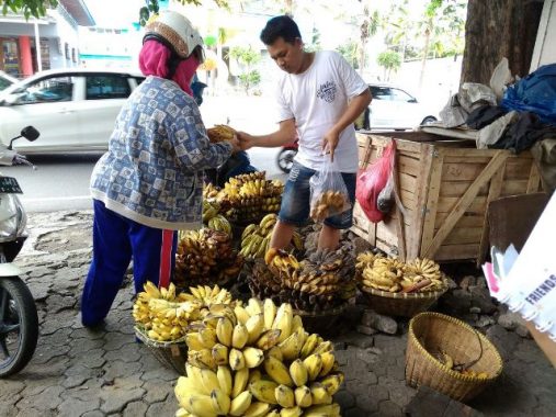 Masya Allah, Pemilik Warung Makan Al Amanah di Bandar Lampung Ini Sediakan 60 Porsi Makan Siang Gratis