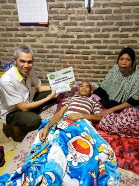 IZI Lampung Santuni Suhartono Pengidap Tumor Batang Otak, Ajak Masyarakat Turut Bantu