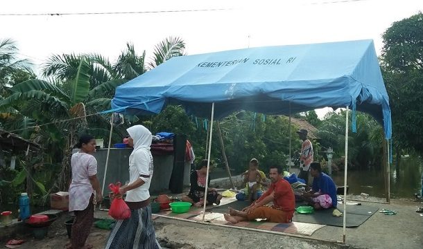 BPBD Kota Bandar Lampung Kesulitan Bersihkan Material Longsor di Gedungmeneng