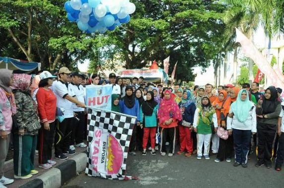 HUT Ke-54 Lampung, Ribuan Warga Ikuti Jalan Sehat