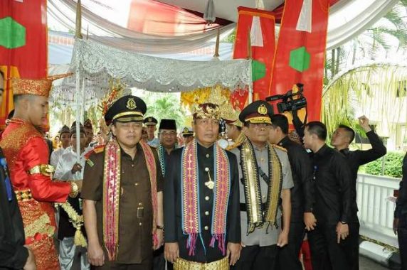 Paripurna HUT Ke-54 Lampung Dimulai dengan Prosesi Adat Kanjauan