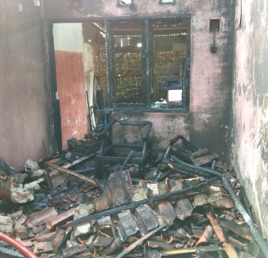 Rumah Usaha Batok Kelapa di Sumberagung Kemiling Bandar Lampung Terbakar