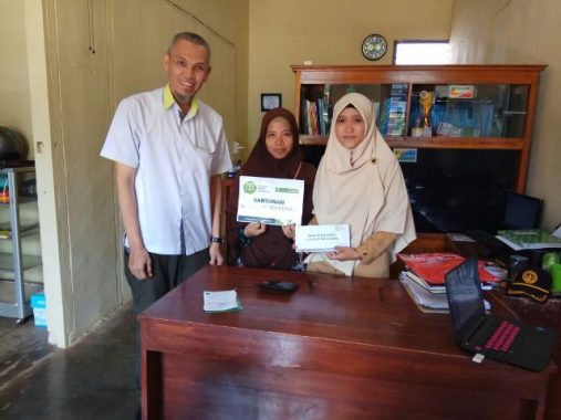 IZI Lampung Bantu Lunasi Tunggakan Biaya Sekolah Fathin