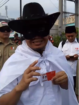 PILGUB LAMPUNG: Pakai Topeng Zorro dan Berkuda, Mufti Salim Pimpin Sosialisasi Paslon 4