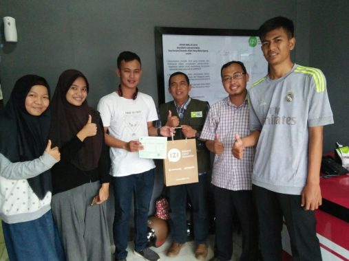 Siswa Nurul Fikri Salurkan Infak ke IZI Lampung