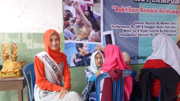 Putri Hijab Bandar Lampung Zahrina Amalia Pandu Tutorial Hijab Pada Konser Amal Duta Pelajar Kemanusiaan ACT Lampung