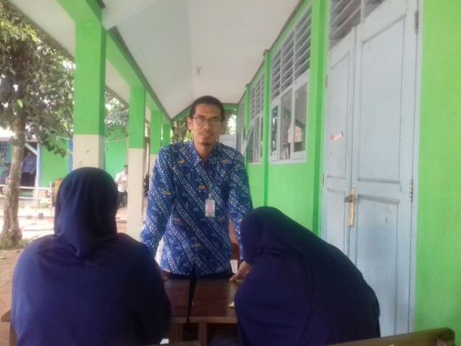 Sekolah Islam Terpadu Daarul Ilmi Upacara Perdana Semester Ganjil