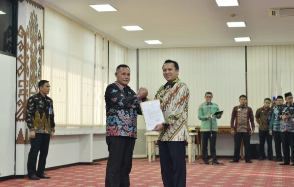 Gubernur Ridho Ficardo Serahkan Surat Tugas Plt Bupati Lampung Selatan