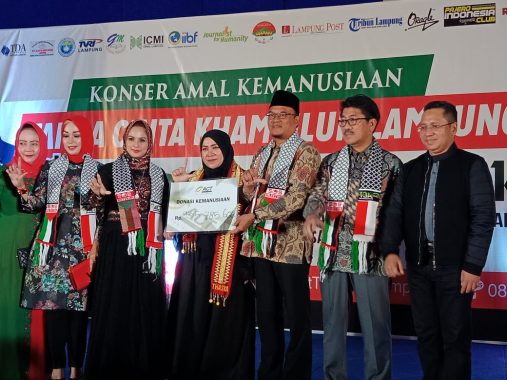 Siswi SMA Ar Raihan Sumbang Rp10 Juta Konser Kemanusiaan Palestina-Lombok Melly Goeslaw Gelaran ACT Lampung
