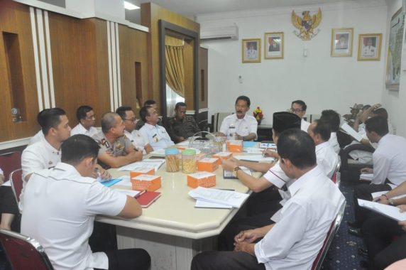 Pemprov Lampung-Pemkab Lampung Tengah Rapat Persiapan Pelantikan Loekman Djojosoemarto