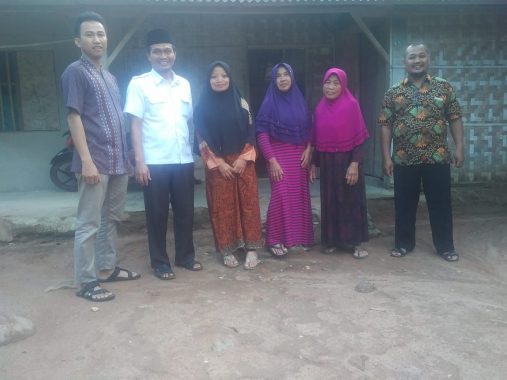 Lipsus Kemanusiaan ACT Lampung ke Palu-Donggala: Menkeu Apresiasi FLP Donasi Meja Belajar