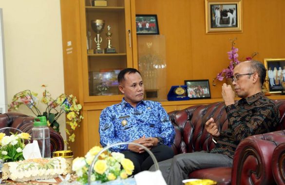 Audiensi dengan Plt Bupati Lampung Selatan, Guru Honorer Murni Minta Gaji Setara UMP