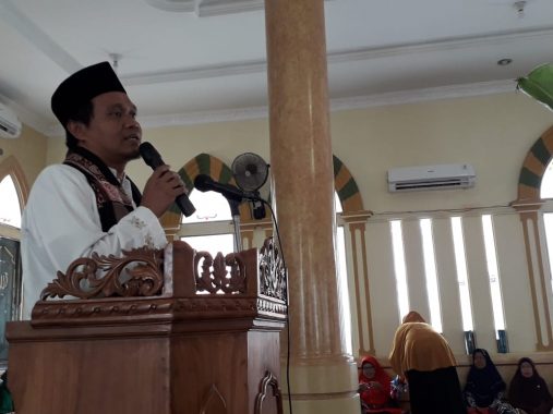 Ceramah Hikmah Maulid Nabi Muhammad Saw, Ahmad Mufti Salim Doakan Jamaah Masjid Istiqomah Tanjungagung Bisa Haji dan Umrah