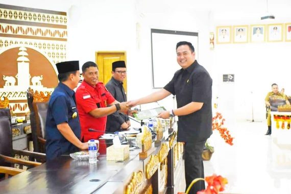 Wali Kota Bandar Lampung Herman HN Jawab Pandangan Umum Fraksi