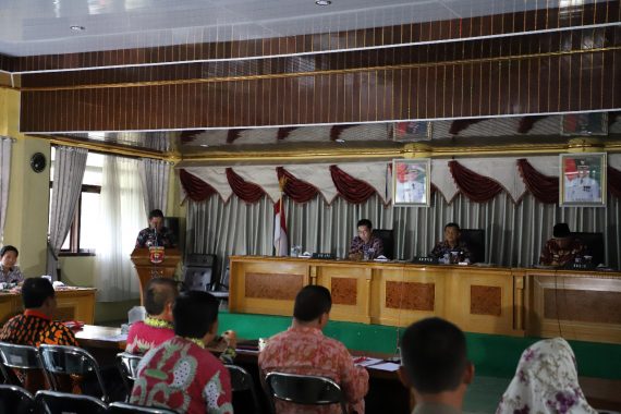Kunjungan Kerja di Lampung, Presiden Jokowi Guyon Sebut Mau Tabok yang Suka Fitnah Dirinya