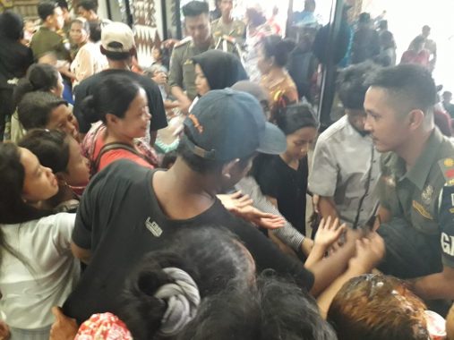 Gelombang Pasang, Warga Pesisir Bandar Lampung Pilih Bertahan Ngungsi di Pemprov Lampung