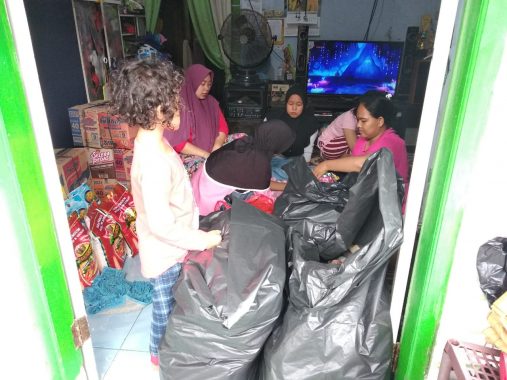 IZI Lampung Distribusikan Bantuan kepada Korban Tsunami di Lampung Selatan