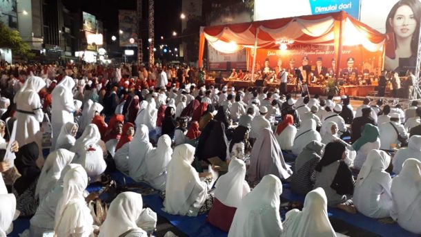Narji Cagur dan Yadi Sembako Hibur Warga Bandar Lampung Malam Pergantian Tahun