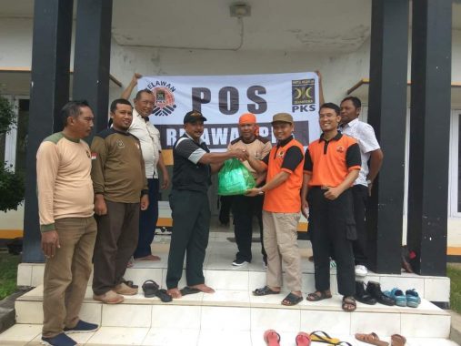 Posko PKS Lampung Kebanjiran Sumbangan Warga untuk Didistribusikan ke Pengungsi Korban Tsunami Lampung Selatan