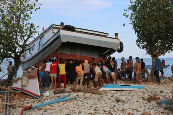 Buaya Jantan Ditangkap Warga di Muara Teluk Nipah Kalianda Lampung Selatan