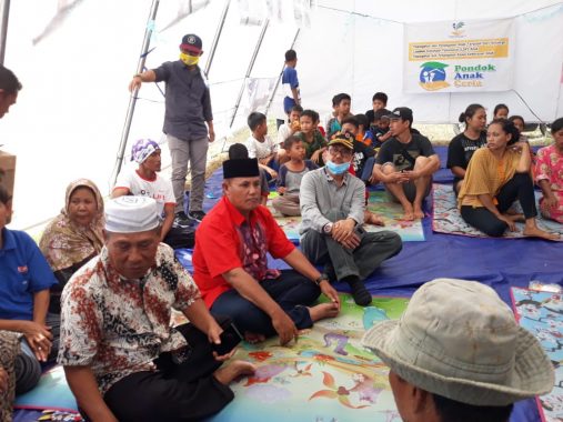 Keluarga Besar Kemenkum HAM dan MA Bantu Korban Tsunami Lampung Selatan