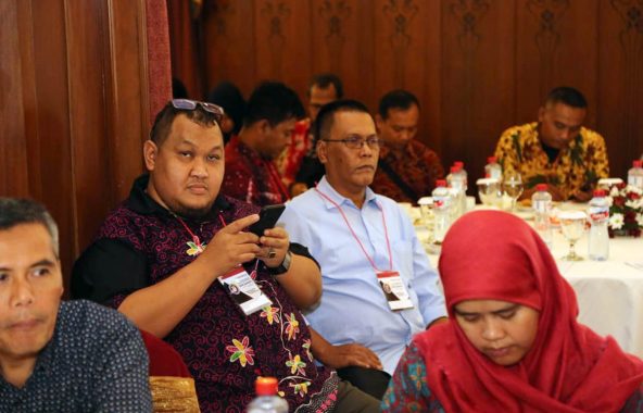 Dua Anggota DPRD Lampung Selatan Hasil PAW Dilantik, Nanang Ermanto Ajak Kerja Keras dalam Kebersamaan