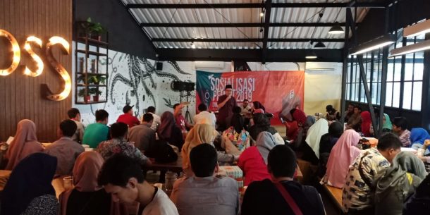 Bawaslu Bandar Lampung dan Pol PP Tertibkan Alat Peraga Kampanye