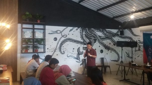 Koordinator Relawan Demokrasi Basis Warganet KPU Bandar Lampung Adian Saputra Bacakan Narasi 