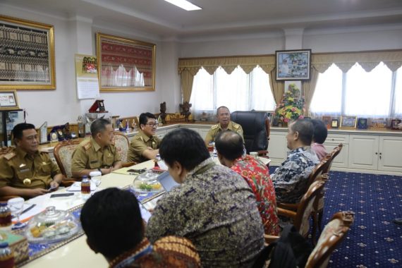 Gubernur Ridho Ficardo Kukuhkan Dewan Riset Daerah Lampung