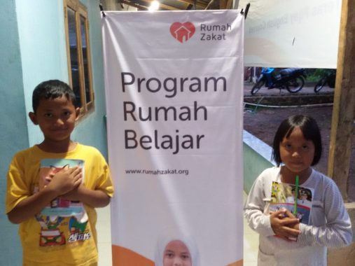 Rumah Belajar Besutan Rumah Zakat Lampung Ajarkan Anak-Anak Bahasa Inggris