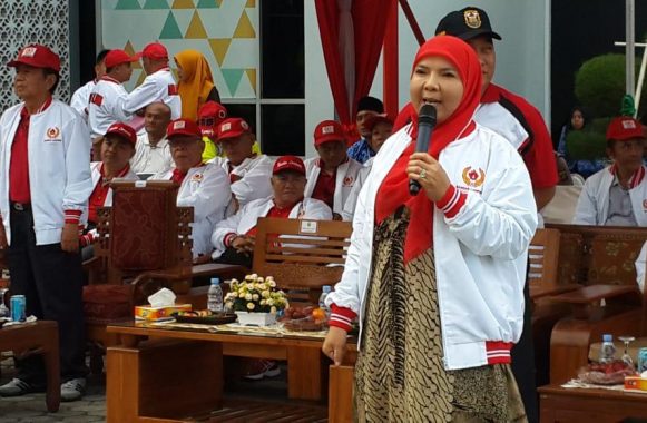 Komunitas Berbagi Lampung Beri Makan Siang Gratis kepada Duafa