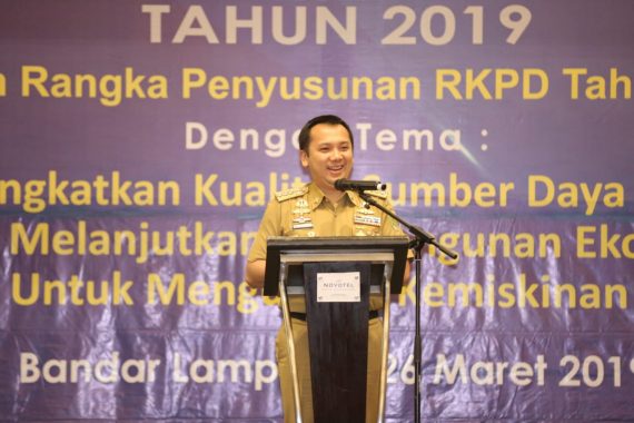 Bupati Lampung Barat Parosil Mabsus Inspektur Upacara HUT Pol PP, Linmas, dan Damkar