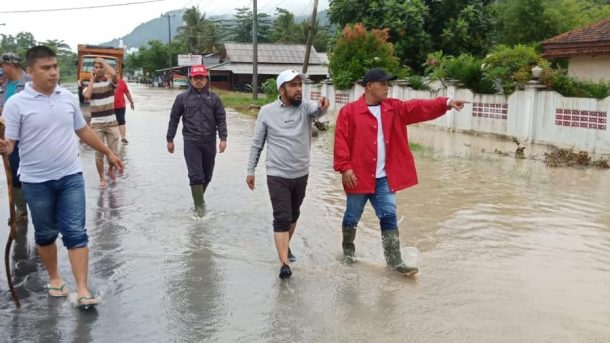 Nanang Ermanto Tinjau Banjir di Katibung Lampung Selatan