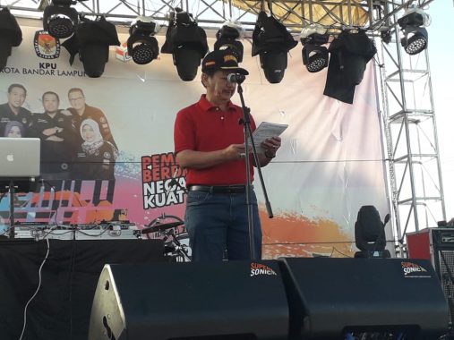 Caleg PKS untuk DPRD Lampung Dapil Tanggamus-Lambar-Pesbar Akhmadi Sumaryanto Ikuti Flashmob di Gisting