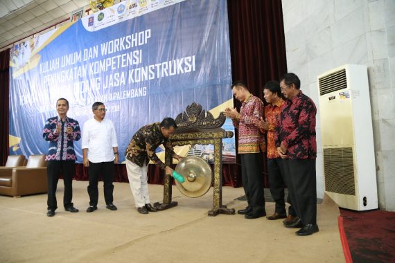 Listrik Padam, Sandiaga Uno Ajak Relawan Selawatan, Tak Lama Listrik Hidup Lagi di Kampanye Lapangan Way Dadi Baru Bandar Lampung