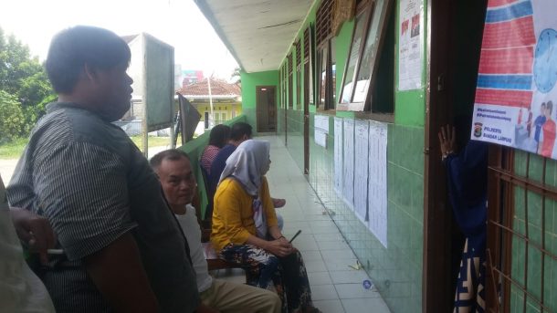 Antoni Imam Nyoblos di TPS 17 Desa Sidorejo Sidomulyo Lampung Selatan