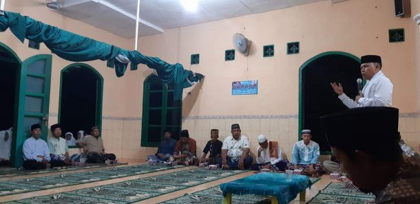 ACT Lampung Bagikan Ratusan Paket Makanan ke Warga TPA Bakung Telukbetung