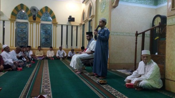 Roadshow Syekh Yahya Al Najjar-ACT Lampung di Masjid Al istiqomah Tanjungagung, Beberapa Syal Dilelang