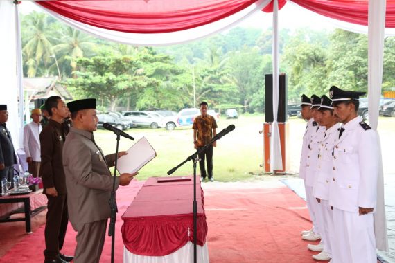 Pakai Kaus Bola Kroasia, Gubernur Lampung Arinal Djunaidi Bikin Ketoprak