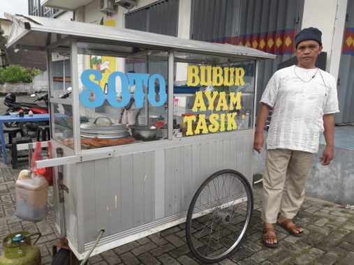 Edi Suryadi Penjual Bubur Ayam di Bandar Lampung Pilih Pendidikan Ponpes untuk 4 Anaknya