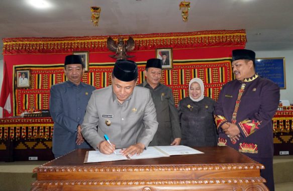 DPRD Lampung Selatan Sahkan Perda Pertanggungjawaban Pelaksanaan APBD 2018