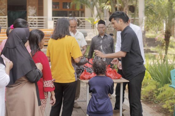 ACT Lampung Syukuran Kurban, Ratusan Warga Jalan Banten Kelurahan Bakung Telukbetung Barat Ikut Makan Bersama