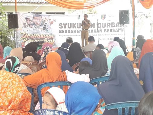 Rycko Menoza Saksikan Penyembelihan Sapi dan Kambing Kurban di Halaman MPW Pemuda Pancasila Lampung