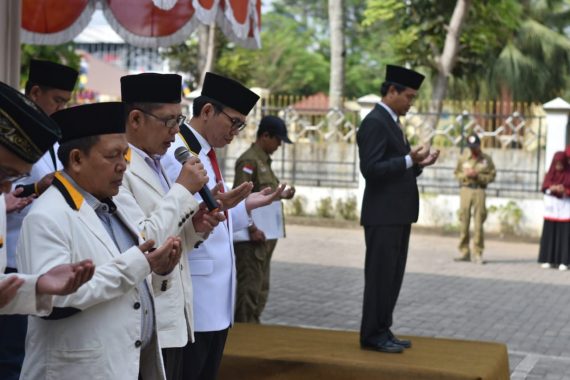 Gubernur Lampung Arinal Djunaidi Pimpin Upacara Detik-Detik Proklamasi di Lapangan Korpri