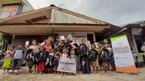ACT Beri Bantuan Paket Sekolah Bagi Anak Korban Banjir Samarinda