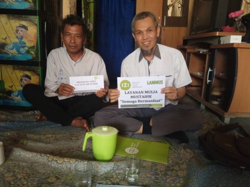 IZI Lampung Bantu Mustofa Guru Ngaji yang Tak Pernah Minta Bayaran