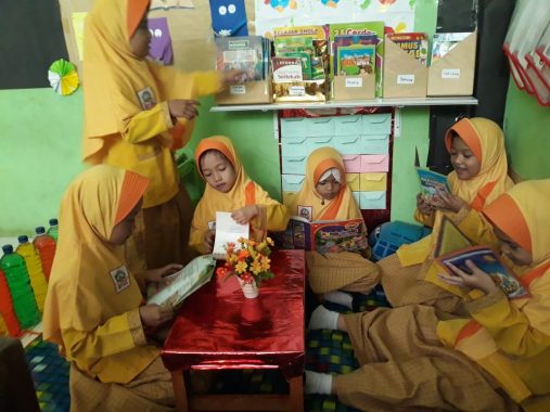 Ojol Sayangi Anak Yatim Sambangi Lampung