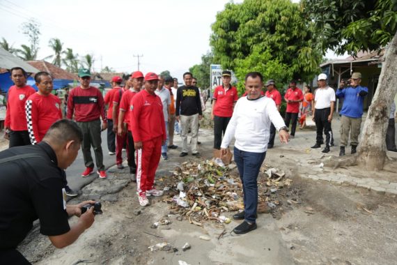 Jumat Bersih, Nanang Ermanto Pinta Warga Lampung Selatan Peduli Lingkungan
