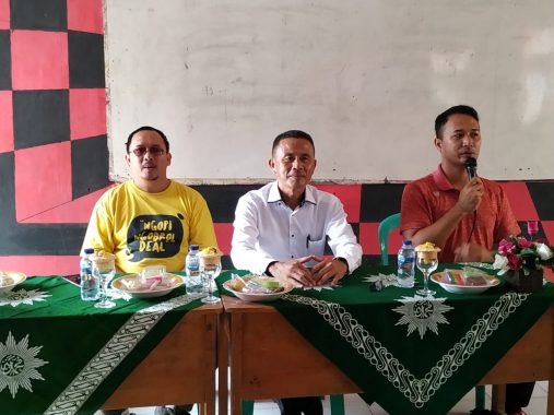 Kepala SMK Muhammadiyah Kotaagung Saipi Samba Buka Pelatihan Jurnalistik
