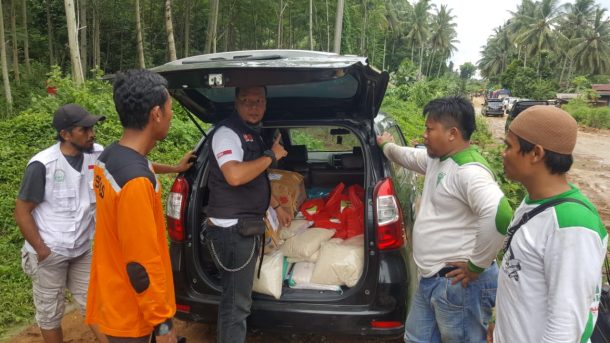Laznas IZI Lampung Salurkan Bantuan untuk Korban Banjir di Semaka Tanggamus